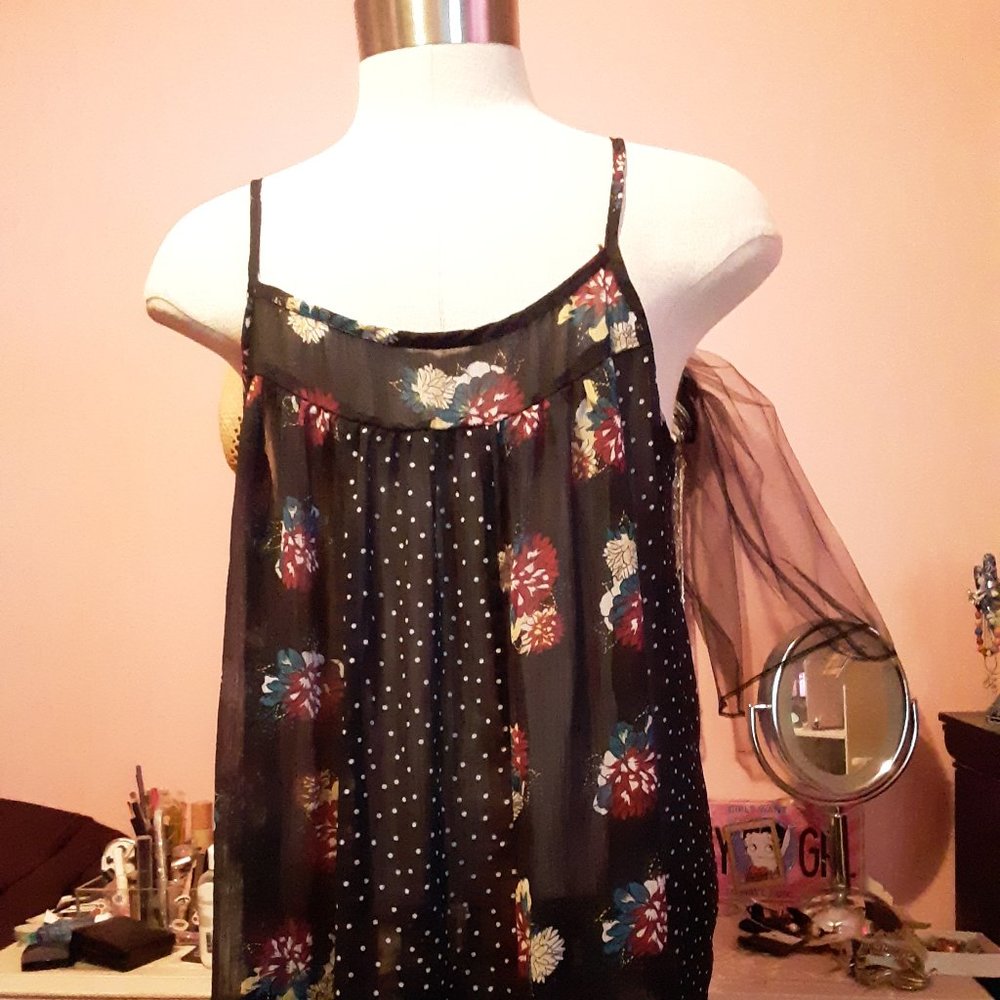 Torrid sz 2 Camisole Top